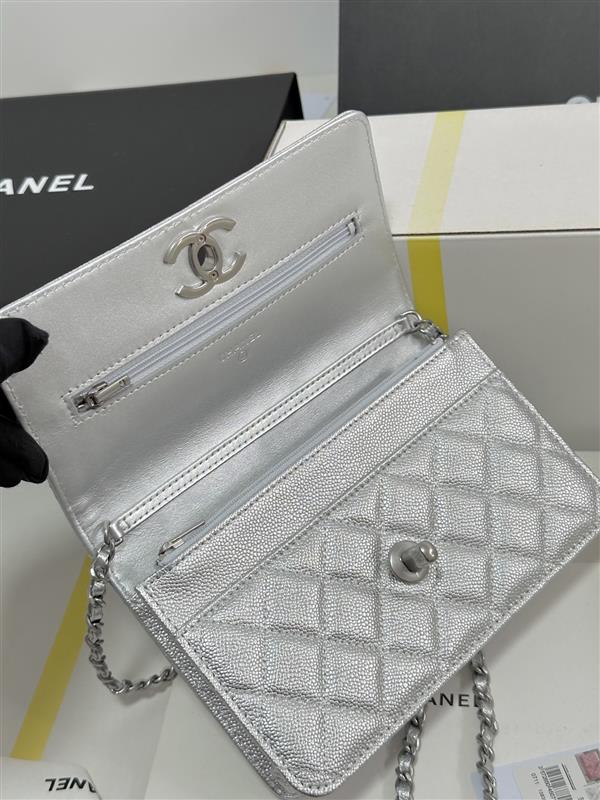 2026127205141960 700